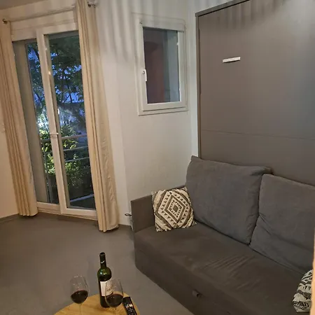 Idealement Situe A Apartament *