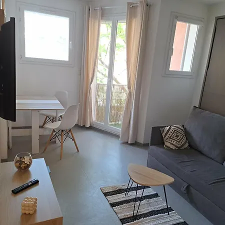 Idealement Situe A Corte (Corsica)