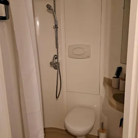 Idealement Situe A Apartament